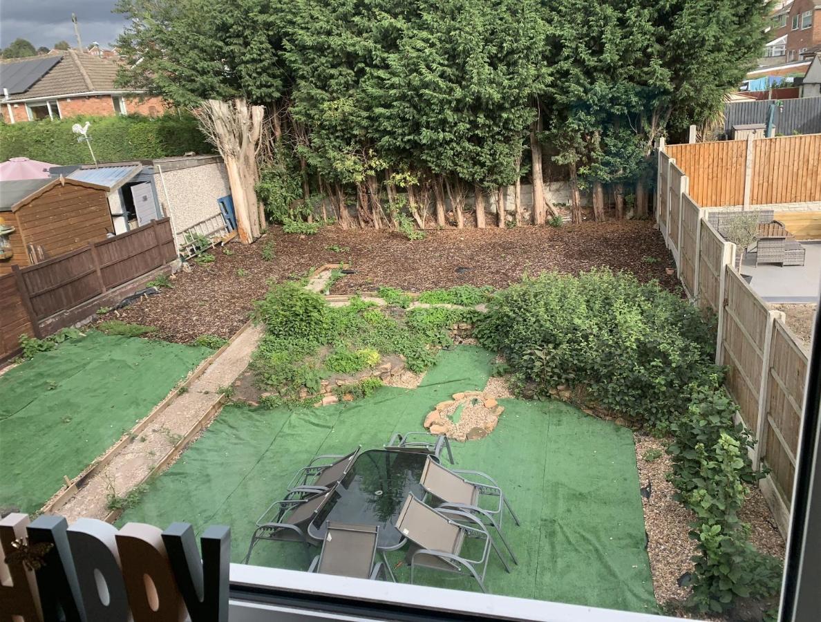 נוטינגהאם Crowthorne House, Beautiful 3 Bedroom Home For Upto 8 Guests, With Sofa Bed Cul-De-Sac With Private Driveway מראה חיצוני תמונה